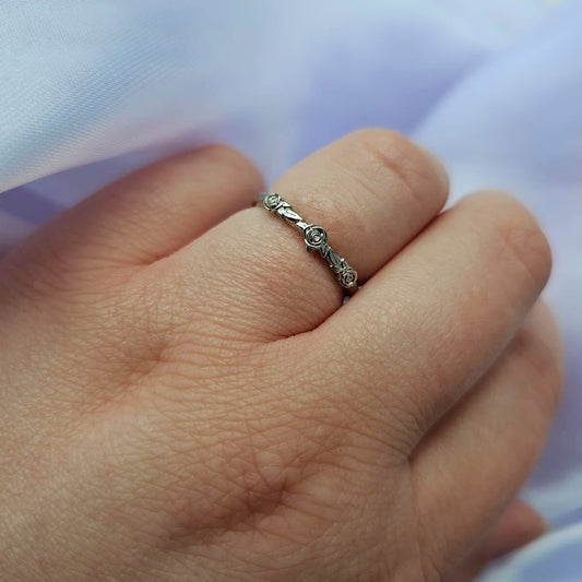 ‘A Rose For You’ Wedding Band